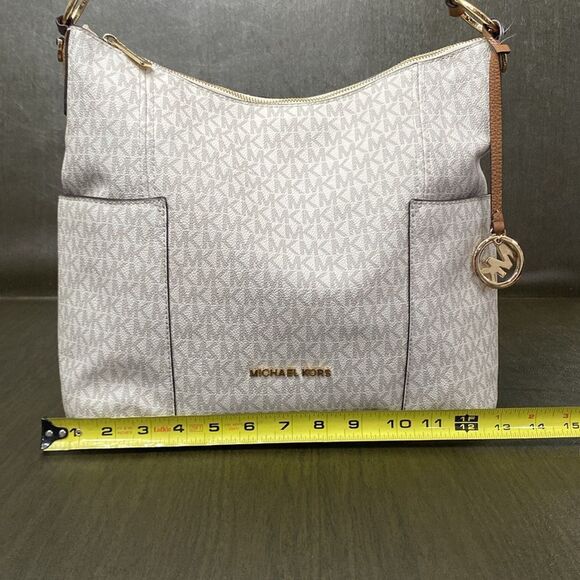 Michael Kors Anita Large Convertible Shoulder Bag vanilla monogram pattern. 2pc - Picture 7 of 16